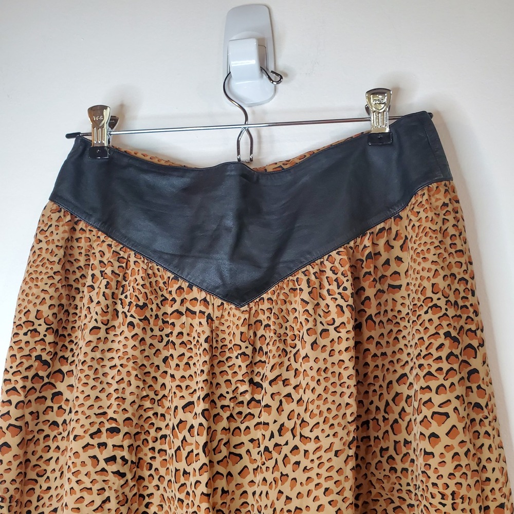 Bellino Paris Moda Leopard Print Maxi Skirt Black Leather Trim Button Front Sz 8 - Picture 6 of 7